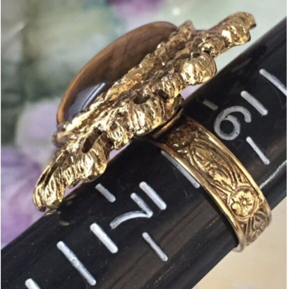 VTg Sodalite Cabochon Gold Plated Adj Large Ring - Picture 7 of 7